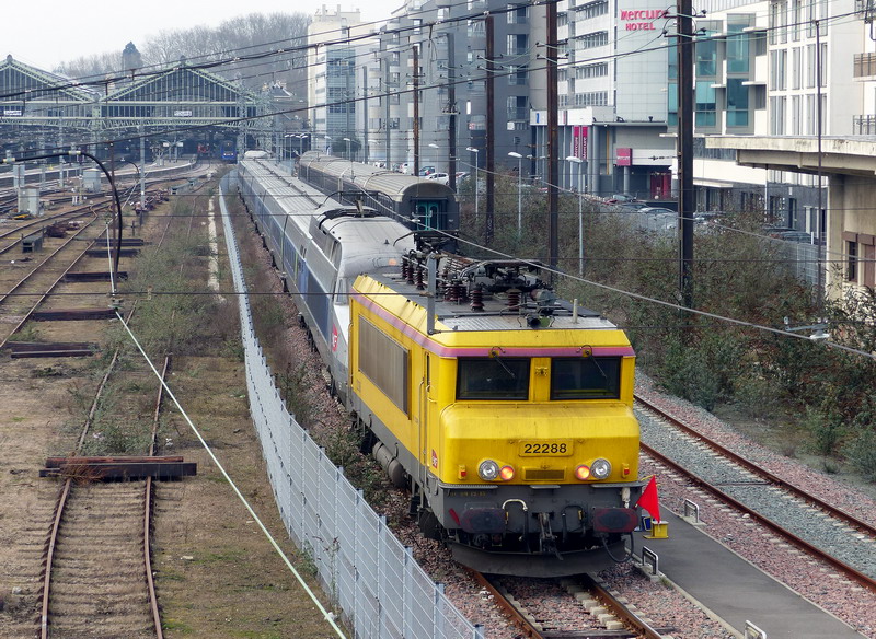 22288 (2015-03-09 Tours) + TGV 323 (3).jpg