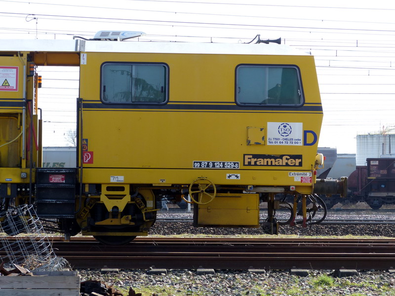 99 87 9 124 529-8 Type 108-475 4ST (2015-03-08 Infrapôle LGV A  SPDC) TSO (3).jpg