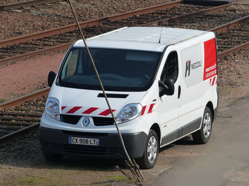 Renault Trafic dci 115 extra CX-908-LT (2015-03-18 Tours) (2).jpg