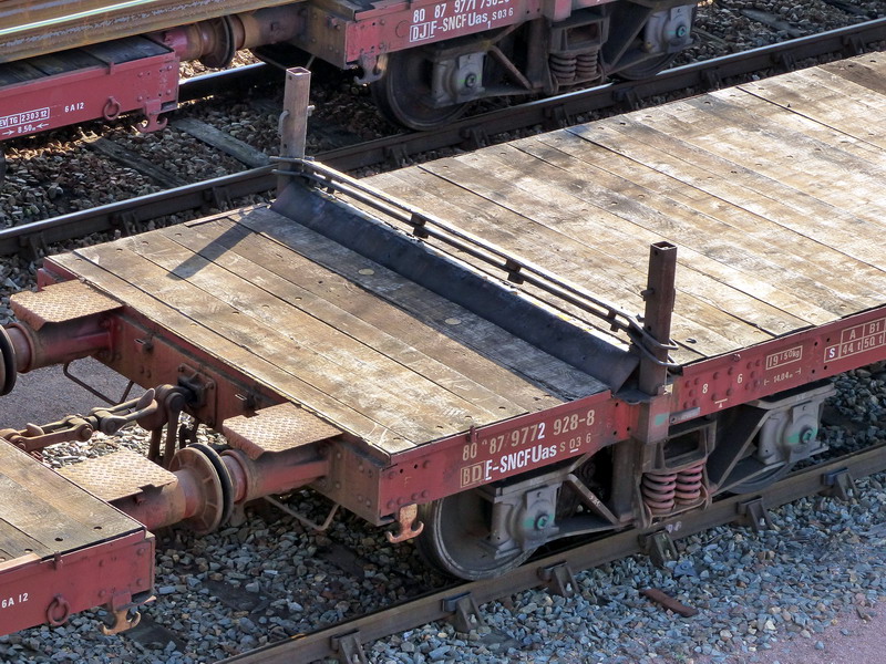 80 87 977 2 928-8 Uas S03 6 F SNCF-BD (2015-03-05 SPDC) (2).jpg