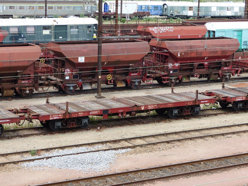 80 87 977 2 884-3 Uas S03 6 F SNCF-BD (2014-05-06 St Pierre des Corps) (1).jpg