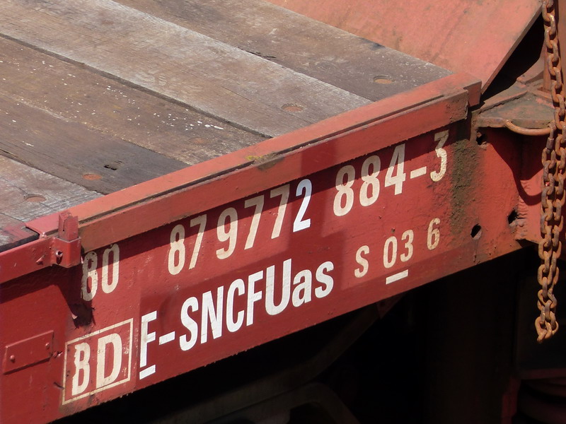 80 87 977 2 884-3 Uas S03 6 F SNCF-BD (2014-05-05 St Pierre des Corps) (2).jpg