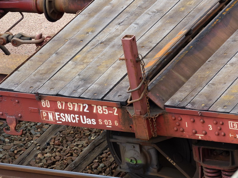 80 87 977 2 785-2 Uas S03 6 F SNCF-PN (2014-06-03 St Pierre des Corps) LRS N°30 (1).jpg
