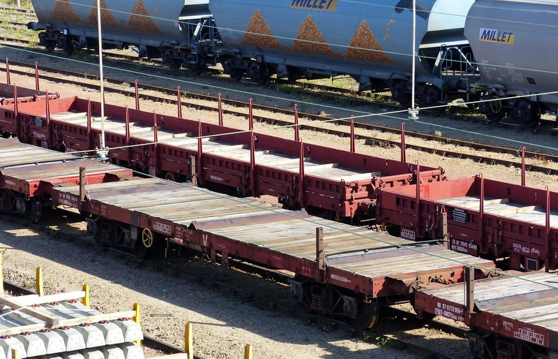 80 87 977 2 769-6 Uas S03 6 F SNCF-PN (2014-09-27 SPDC) (1).jpg