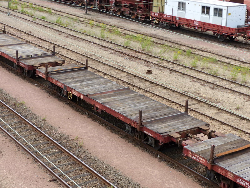 80 87 977 2 767-0 Uas S03 6 F SNCF-PN (2014-06-03 St Pierre des Corps) LRS N°30.jpg