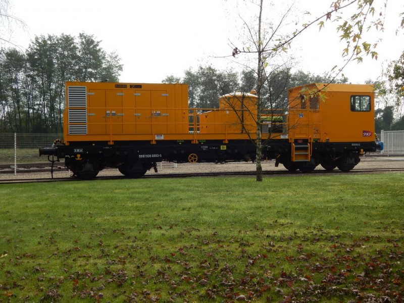 WAGON LAVEUR - 99 87 9 396 003 5 - INFRA (1) (Copier).JPG