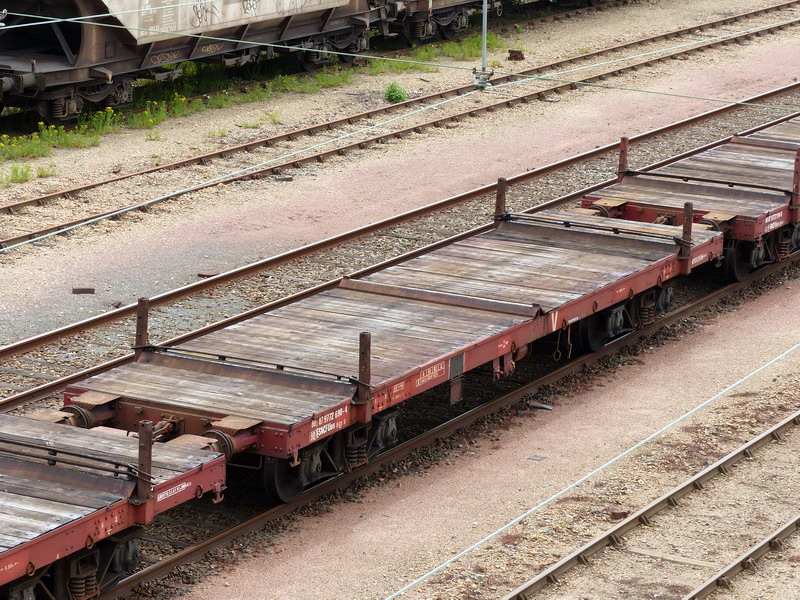 80 87 977 2 690-4 Uas S06 3 F SNCF-BD (2014-06-03 St Pierre des Corps) LRS N°30 (3).jpg