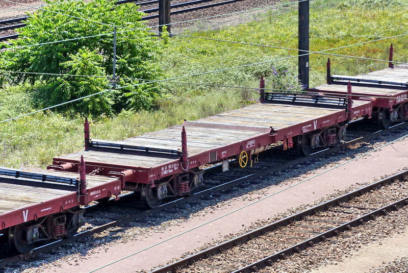 80 87 977 2 124-4 Uaks F-SNCF (2014-07-03 St Pierre des Corps) (1).jpg