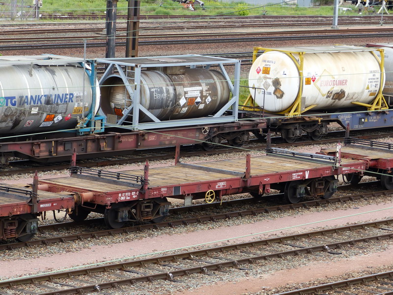 80 87 977 2 021-2 Uas S03 6 F SNCF-DJ (2014-06-03 St Pierre des Corps) (1).jpg
