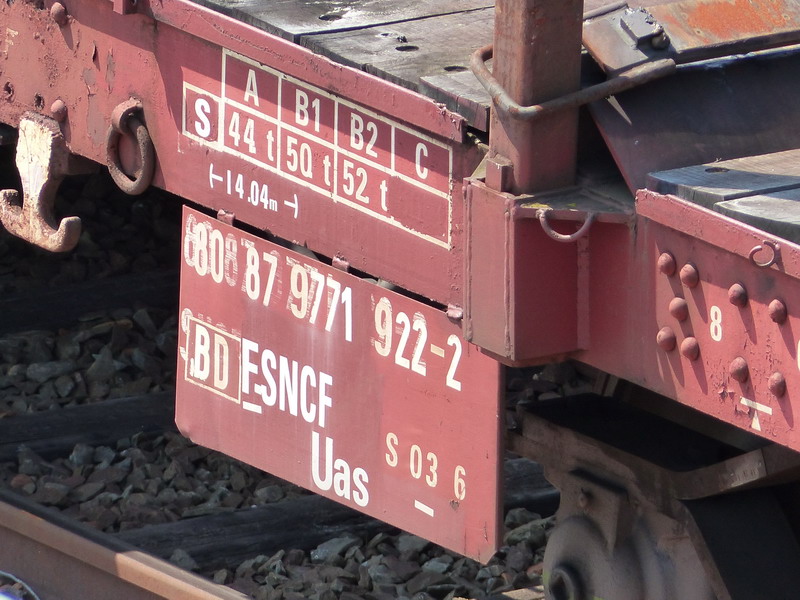 80 87 977 1 922-2 Uas S03 6 F SNCF-BD (2014-07-25 SPC) + LRS N°27 (2).jpg