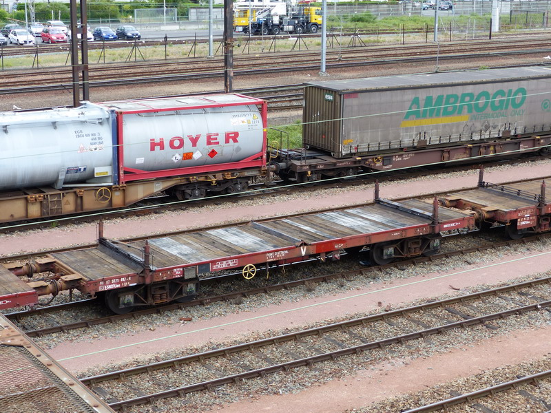 80 87 977 1 817-4 Uas S03 6 F SNCF-DJ (2014-06-03 St Pierre des Corps) (1).jpg
