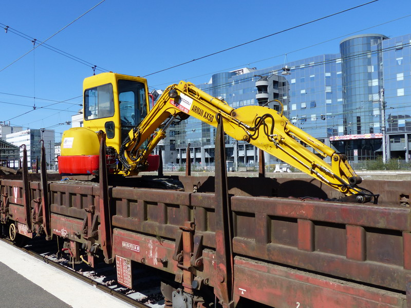 80 87 978 2 578-9 Uas S39 2 SNCF-PSL (2015-04-08 Tours) + Airman AX 50 (4).jpg