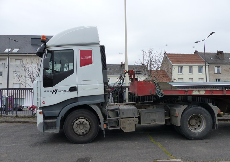 IVECO 430 - AR-593-RX (2015-04-11 Tours) Meccoli n°386 (3).jpg