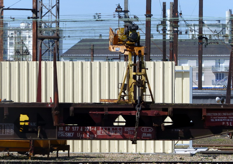 80 87 977 4 203-4 Uas R89 2 SNCF-PSL (2015-04-12 Crem de SPDC) (2).jpg