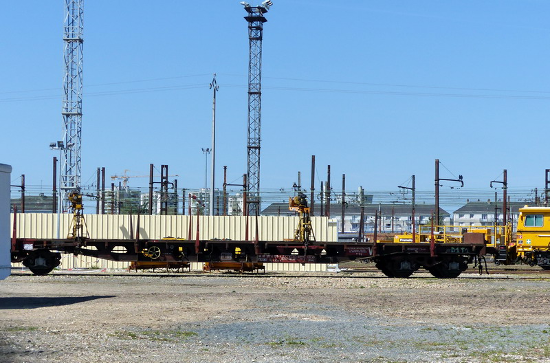 80 87 977 4 203-4 Uas R89 2 SNCF-PSL (2015-04-12 Crem de SPDC) (1).jpg