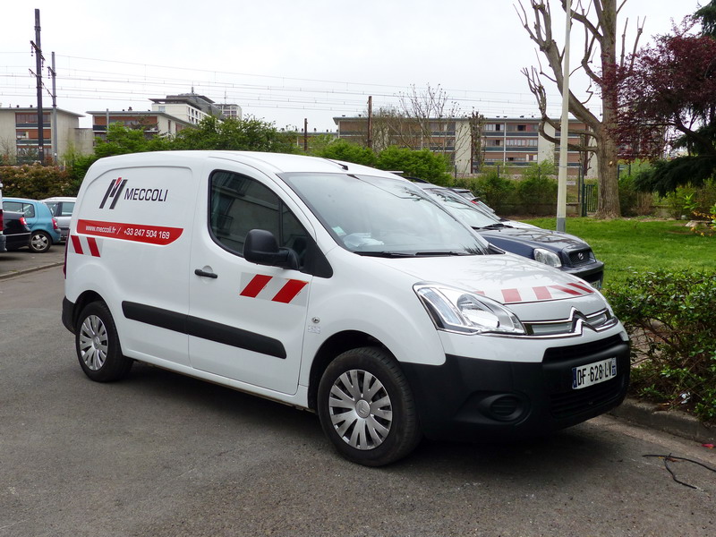 Citroën Berlingo DF-628-LV (2015-04-16 Tours) Meccoli n°153 (1).jpg