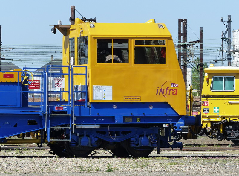 99 87 9 185 420-6 DU 94 B SNCF-TR (2015-04-19 Crem de SPDC) (3).jpg