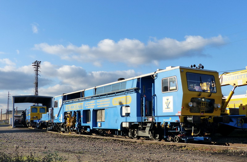 (8) 99 87 9 224 506-5.JPG