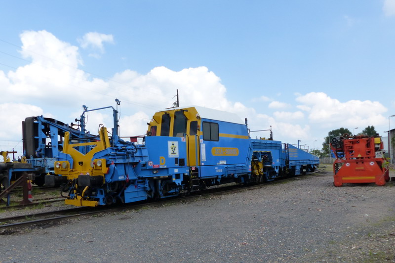 (10) 99 87 9 124 525-6.JPG