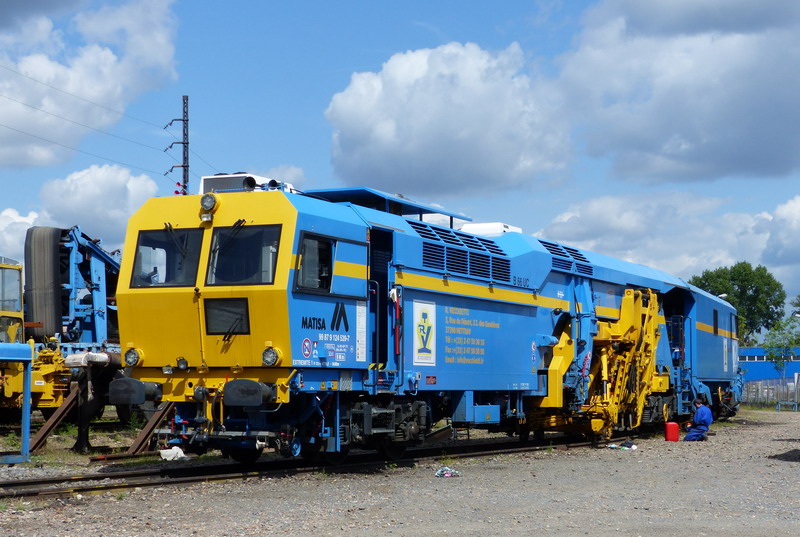 (9) 99 87 9 124 539-7.jpg