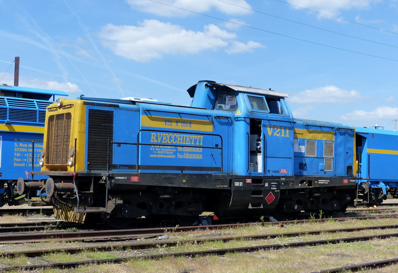 (18) 99 87 9 182 579-2.JPG