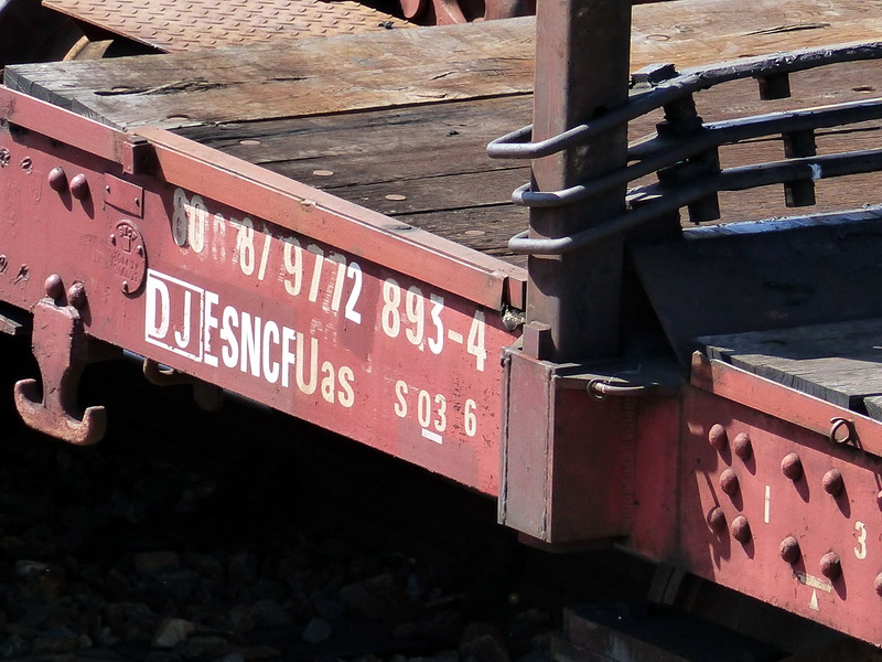 80 87 977 2 893-4 Uas S03 6 F SNCF-DJ (2015-04-14 SPDC) (2).jpg