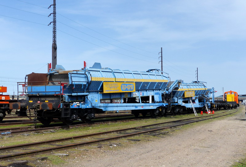 (25) 99 87 9 352 533-3.JPG