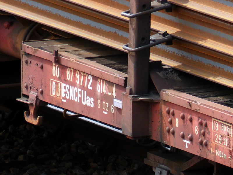 80 87 977 2 614-4 Uas S03 6 F SNCF-DJ (2015-04-22 SPDC) (2).jpg