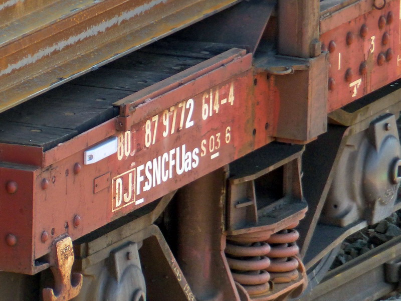 80 87 977 2 614-4 Uas S03 6 F SNCF-DJ (2015-04-21 SPDC) (2).jpg