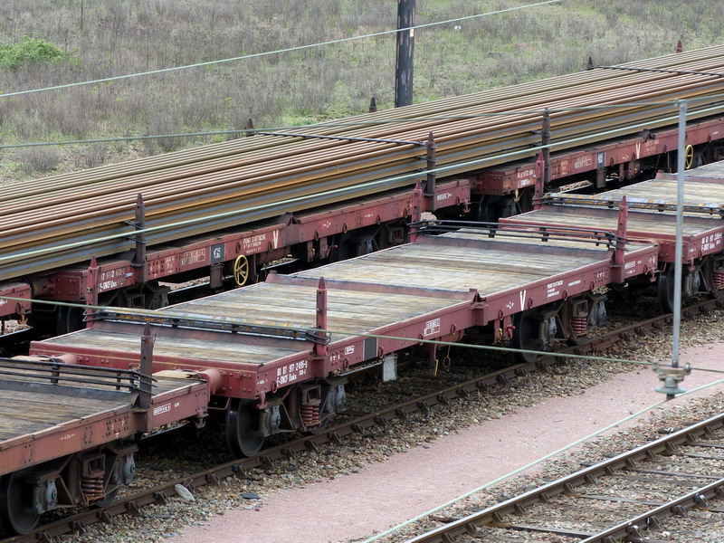 80 87 977 2 495-8 Uaks S03 6 F SNCF (2015-04-16 SPDC) (1).jpg