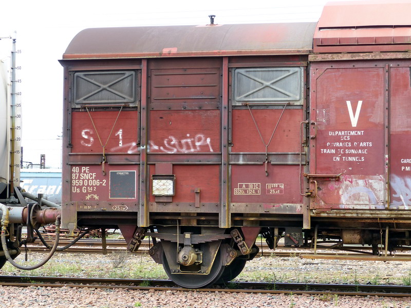 40 87 959 0 006-2 Us G54 2 SNCF-PE (2015-05-08 BIDON V à SPDC) TDGR 4 (2).jpg