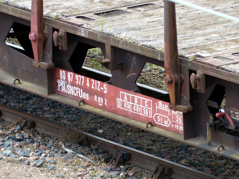 80 87 977 4 212-5 Uas R89 2 SNCF-PSL (2015-05-18 SPDC) (2).jpg