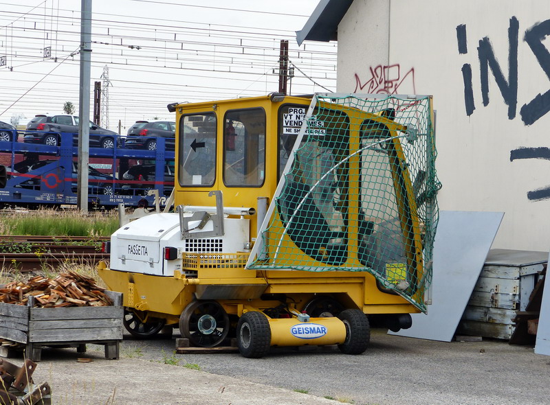 Fassetta VT4141 SNCF-PRG N°522 Vendomes (2015-06-13 Infrapôle de LGV A de SPDC).jpg