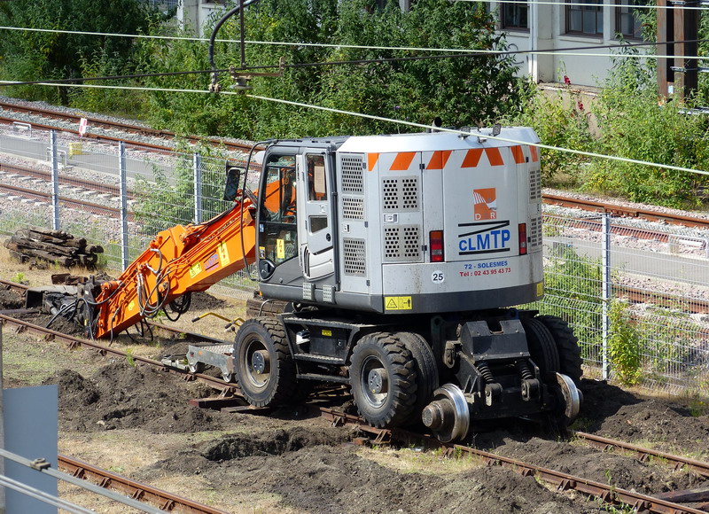 Hitachi D 2R Type ZX 170 PRR (2015-06-16 Tours) CLMTP (2).jpg