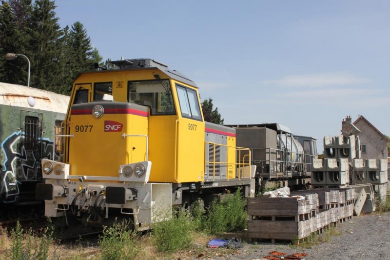 Y 9077-wagon dessherbeur-La Bastide St-Laurent-04-07-15.jpg
