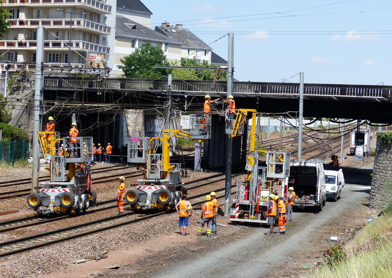 4'Axe 06.83xxx SNCF-TR 27 (2015-07-11 Tours) (1).jpg