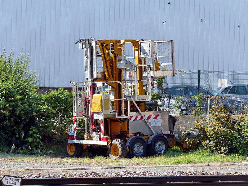 4'Axe 06.83xxx SNCF-TR 27 (2015-07-15 Tours) (1).jpg