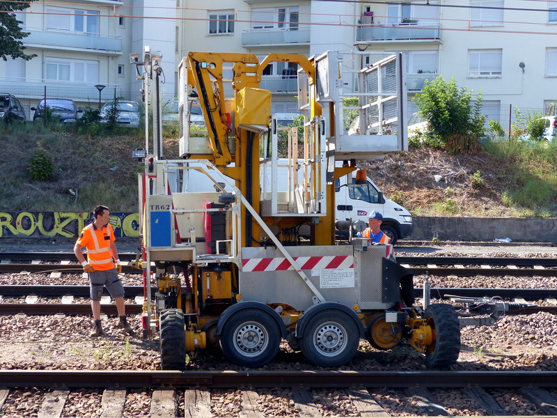 4'Axe 06.83.xxx SNCF-TR 62 (2015-07-15 Tours) (8).jpg
