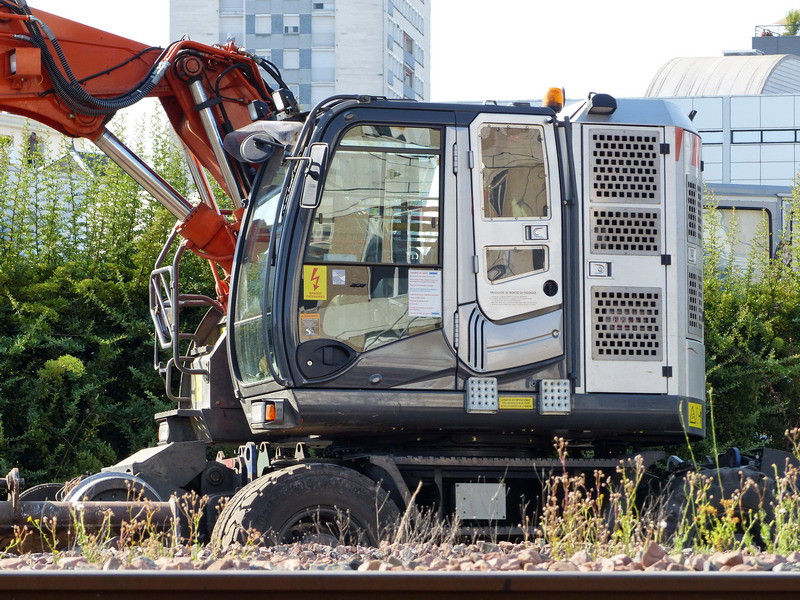 Hitachi ZX 170 PRR (2015-07-16 Tours) CLMTP (3).jpg