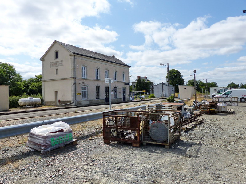 (2) gare de Neuillé Pont-Pierre (2).jpg