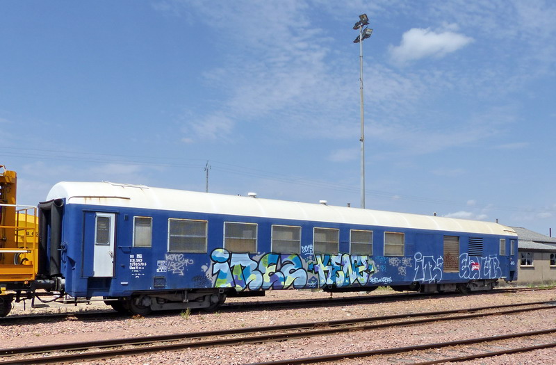 80 87 979 0 570-6 Uas H55 0 F SNCF-PRG (2015-07-18 BIDON V à SPDC) (1).JPG