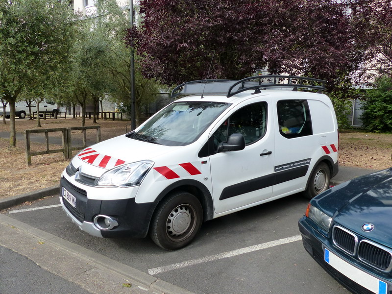 Citroën Berlingo VU CT-899-VM (38) (2015-07-23 Tours) (1).jpg
