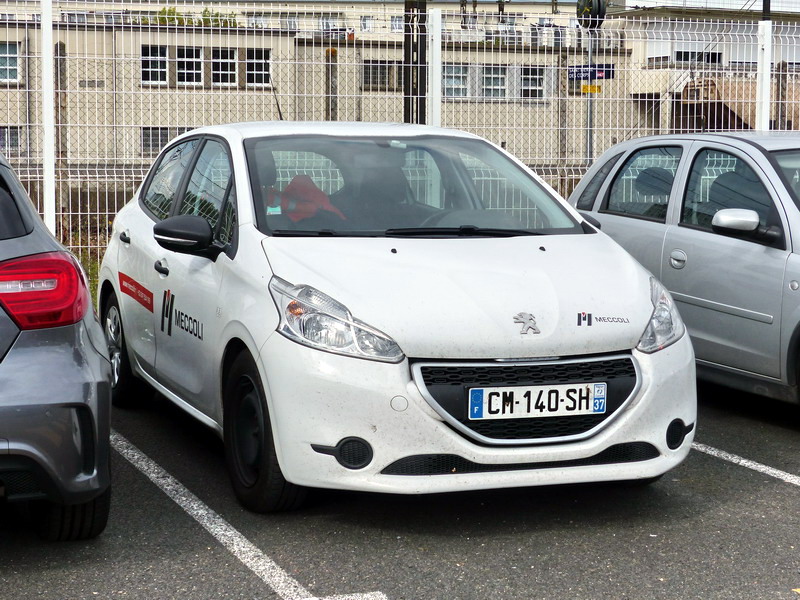 Peugeot 208 CM-140-SH (2015-09-21 SPDC) Meccoli 426 (3).jpg