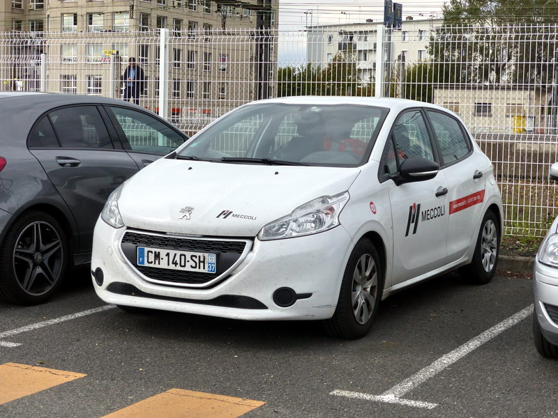 Peugeot 208 CM-140-SH (2015-09-21 SPDC) Meccoli 426 (1).jpg