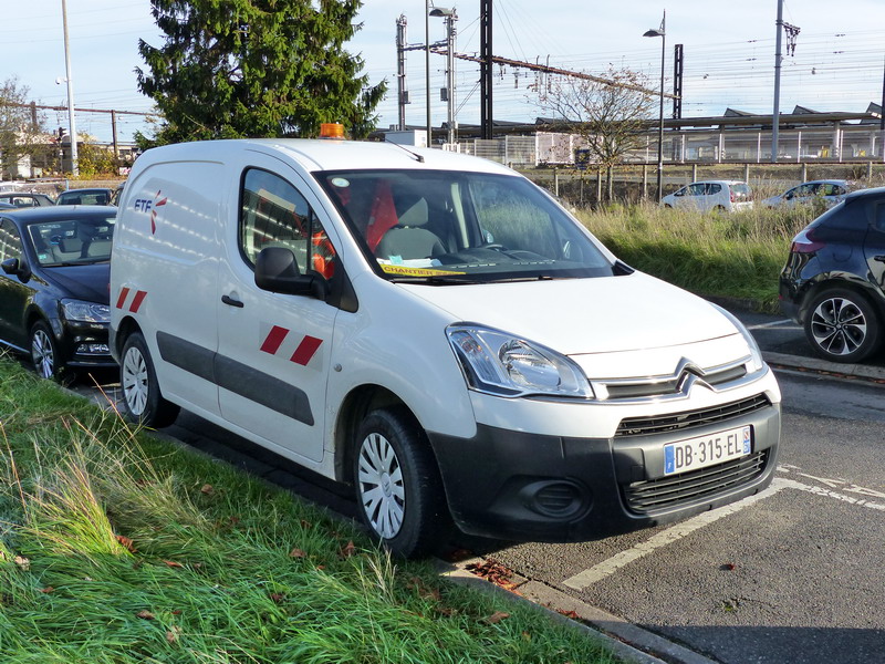 Citroën Berlingo DB-315-EL (2015-11-07 SDC) (4).jpg