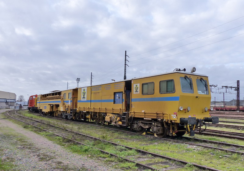 99 87 9 122 503-5 Type 108 32 U (1).jpg