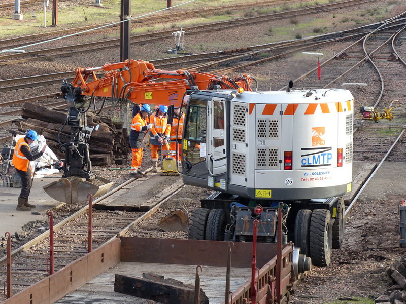 Hitachi ZX 170 PRR (2015-12-22 Tours) CLMTP (3).jpg