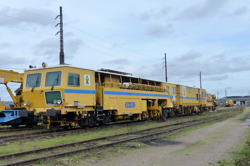 (3) 99 87 9 122 503-5  108 32 U.jpg