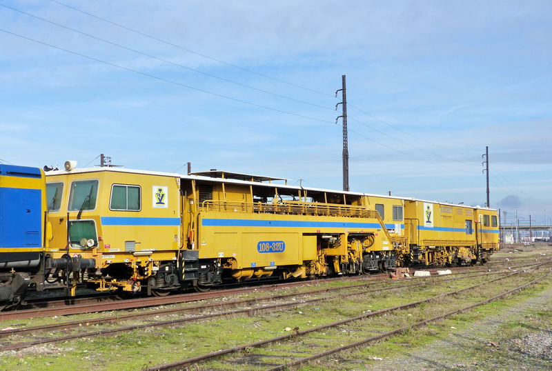(5) 99 87 9 122 503-5 Type 108 32 U.jpg