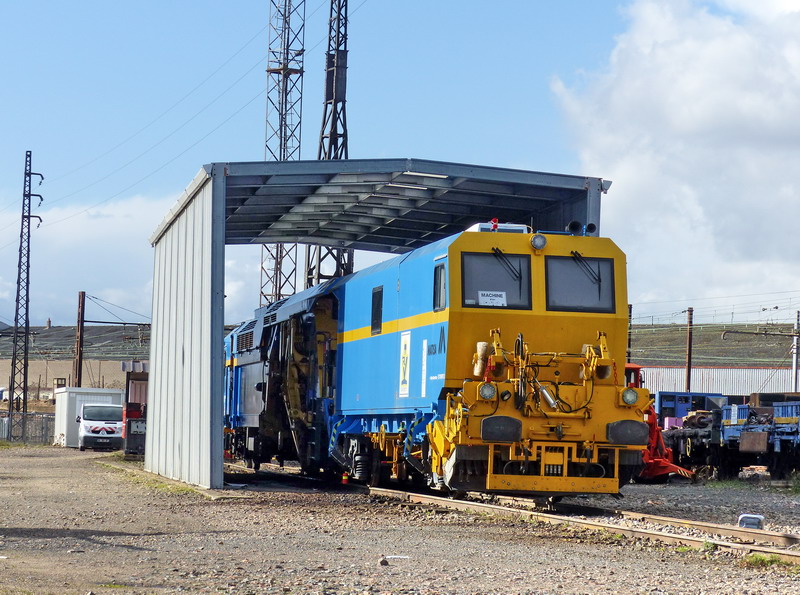 (2) 99 87 9 124 546-2 B66 UC.jpg